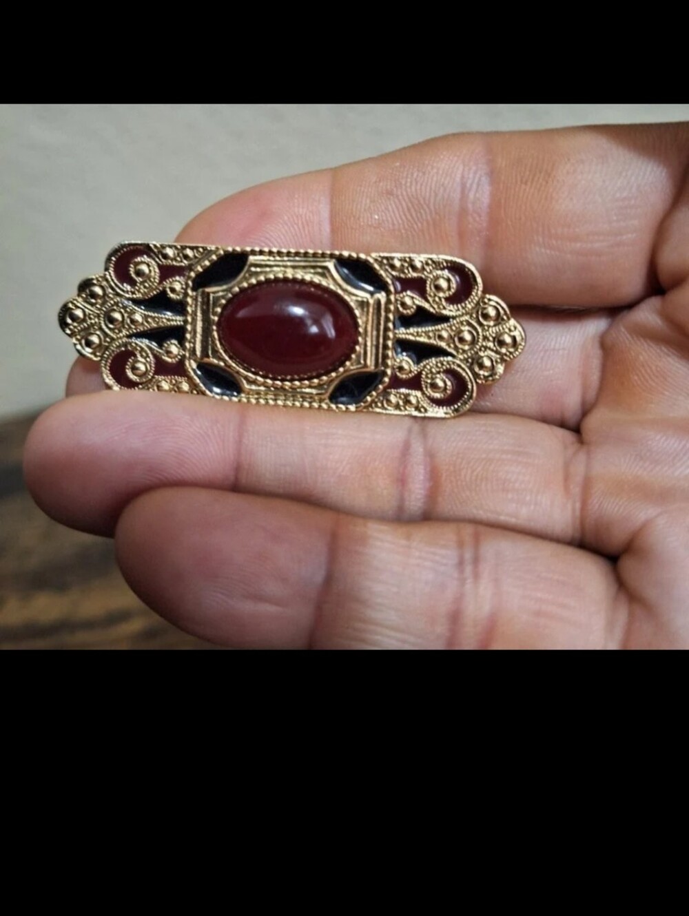 Elegant 1928 Brand Gold Tone Red Lucite Cab Bar Brooch Pin.